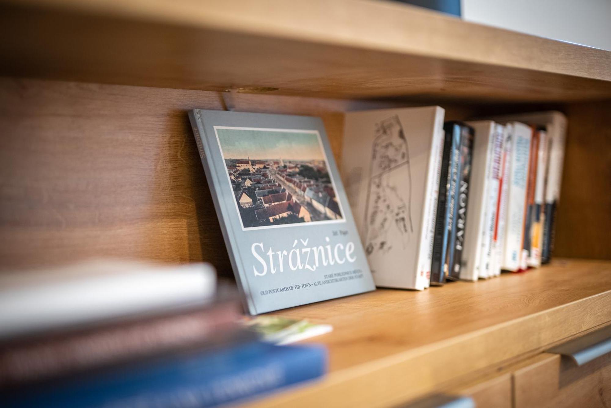 V Srdci Straznice - Park - Batuv Kanal - Cyklisticke Stezky - Rezidence Liberte Buitenkant foto